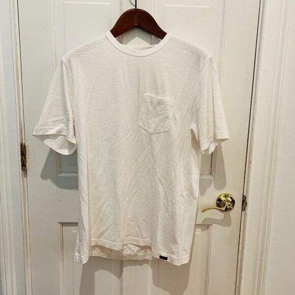 Faherty Sunwashed Pocket Tee T-Shirt NWT - Size Large - Picture 1 of 6